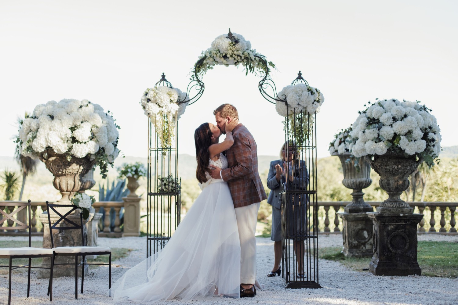 Airsnap | Photo et vidéo de mariage — Florie & Hadrien, Château de Robernier, Provence